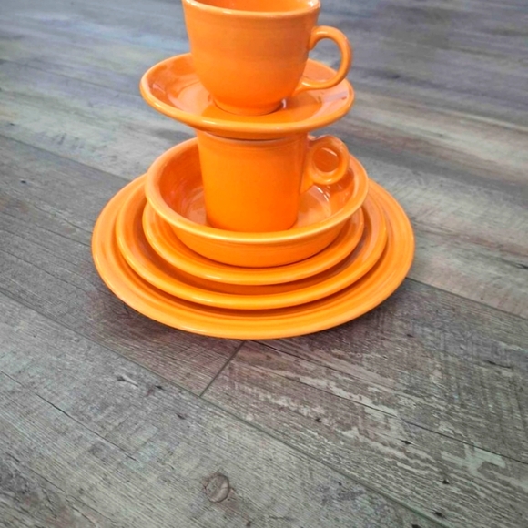 Tangerine  fiestaware  7 pc place setting - Picture 1 of 1
